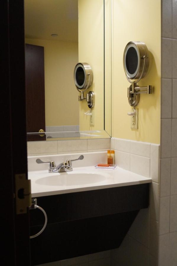 Salvatores Grand Hotel Williamsville Esterno foto